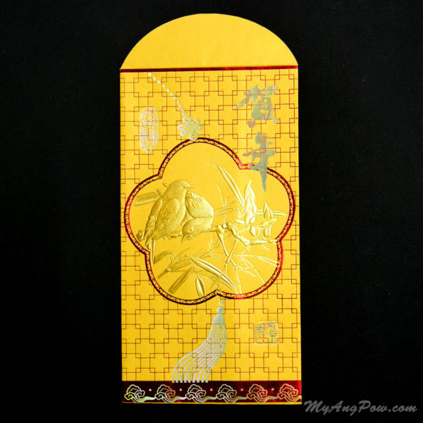 Singapore Chicken Rice Golden Ang Pow 2015 – The Golden Chinese Charms Front View with open lid.